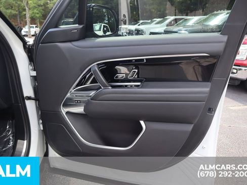 Used 2023 Land Rover Range Rover SE image 33
