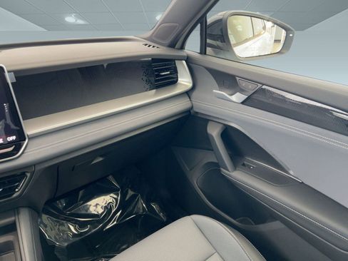 New 2026 Volkswagen Tiguan SE R-Line image 28