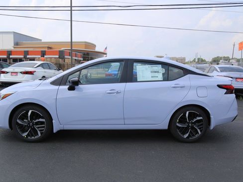 New 2025 Nissan Versa SR w/ Trunk Package image 2