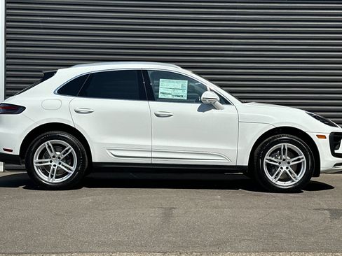 Certified 2026 Porsche Macan AWD/4WD image 9