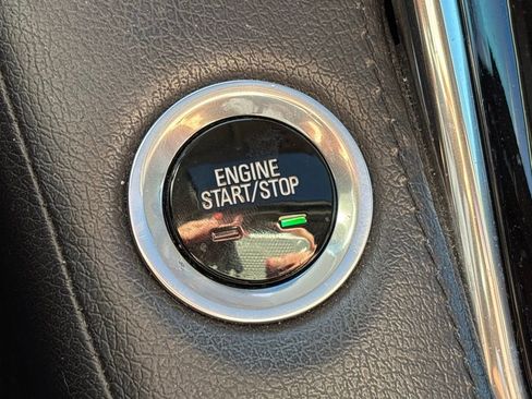 Used 2016 Cadillac Escalade Luxury image 15