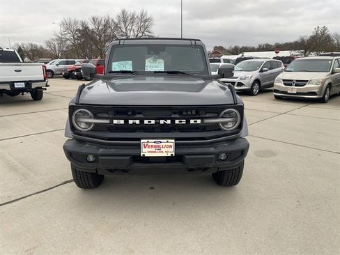 Used 2024 Ford Bronco Outer Banks image 3