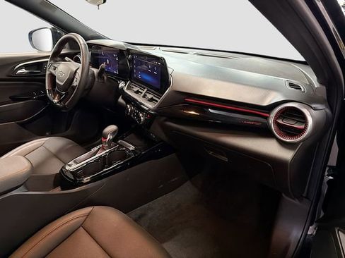 Used 2024 Chevrolet Trax RS w/ Driver Confidence Package image 27