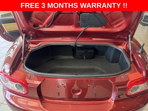 Used 2010 MAZDA MX-5 Miata Grand Touring w/ Premium Pkg RWD image 21