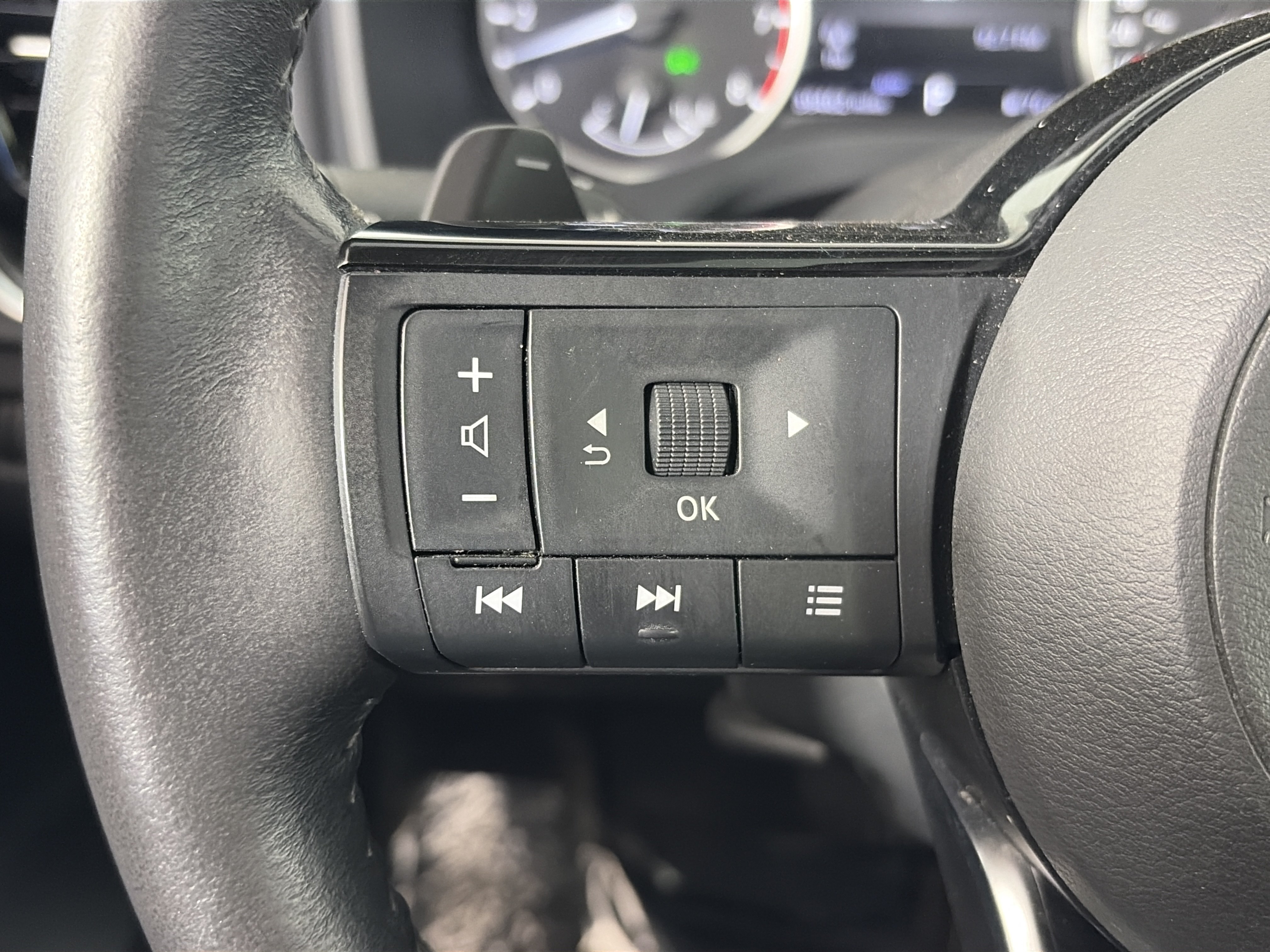 Used 2021 Nissan Rogue SV AWD/4WD image 33