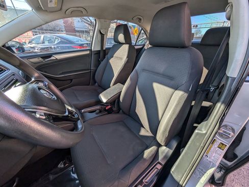 Used 2015 Volkswagen Jetta SE FWD image 16