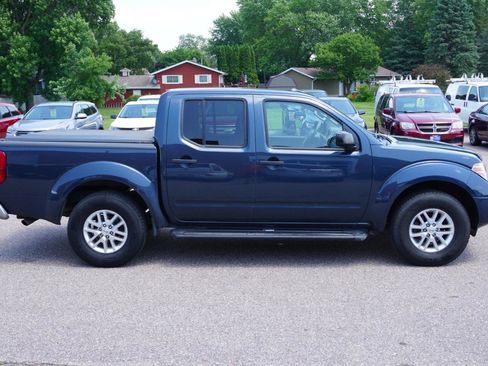 Used 2017 Nissan Frontier SV w/ SV Value Truck Package AWD/4WD image 6