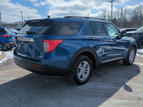 Used 2023 Ford Explorer XLT image 8