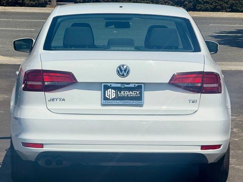 Used 2017 Volkswagen Jetta S image 2