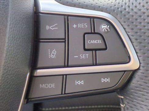 Used 2026 Toyota Sienna Limited AWD/4WD image 12