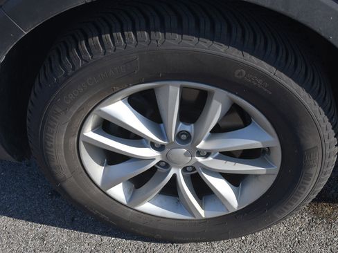 Used 2018 Kia Sorento LX image 11