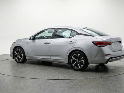 Used 2025 Nissan Sentra SV image 6