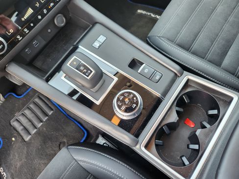 Used 2025 Mitsubishi Outlander SE image 16