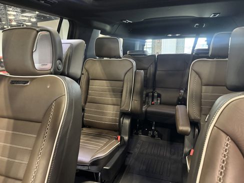 Used 2025 GMC Yukon XL Denali Ultimate image 36