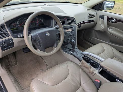 Used 2004 Volvo XC70 image 17