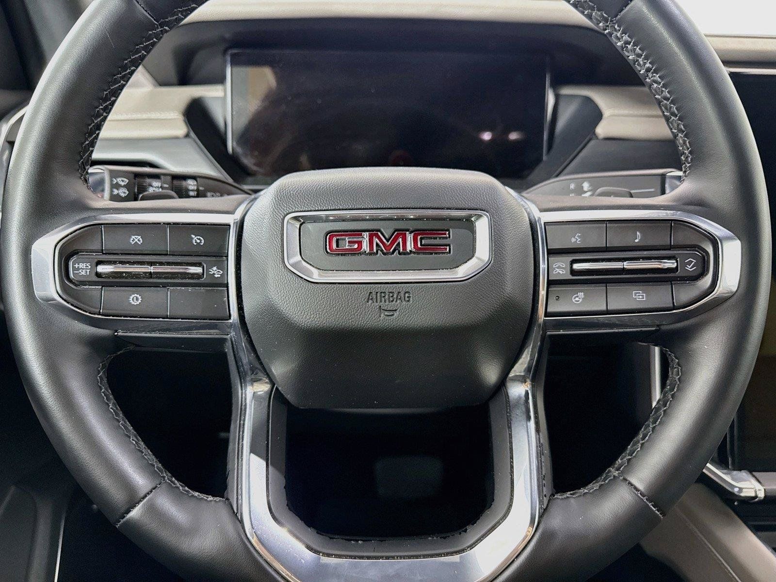 Used 2024 GMC Acadia Elevation AWD/4WD image 17