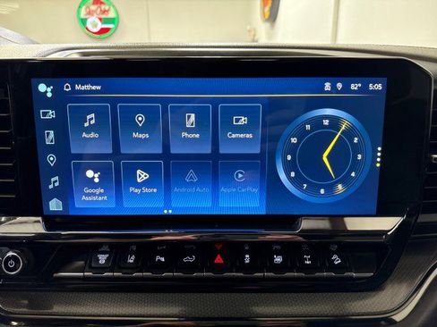 Used 2024 Chevrolet Silverado 2500 ZR2 w/ Technology Package image 30