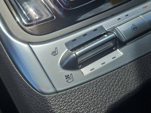 Used 2025 Kia Carnival SX Prestige FWD image 19