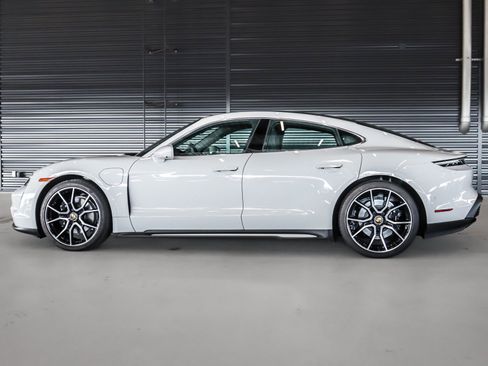 Certified 2024 Porsche Taycan 4S image 2