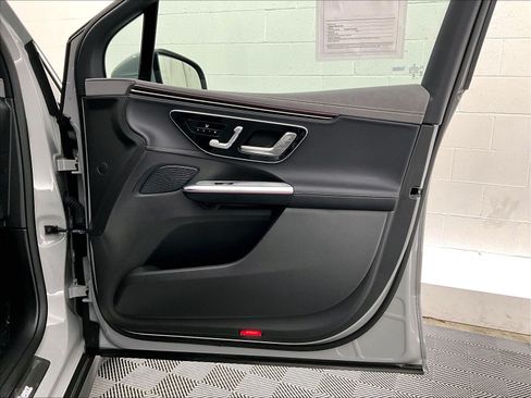 Used 2026 Mercedes-Benz EQE 320 4MATIC SUV image 24