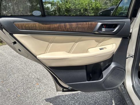 Used 2018 Subaru Outback 2.5i Limited AWD/4WD image 12