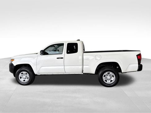 Used 2021 Toyota Tacoma SR image 2