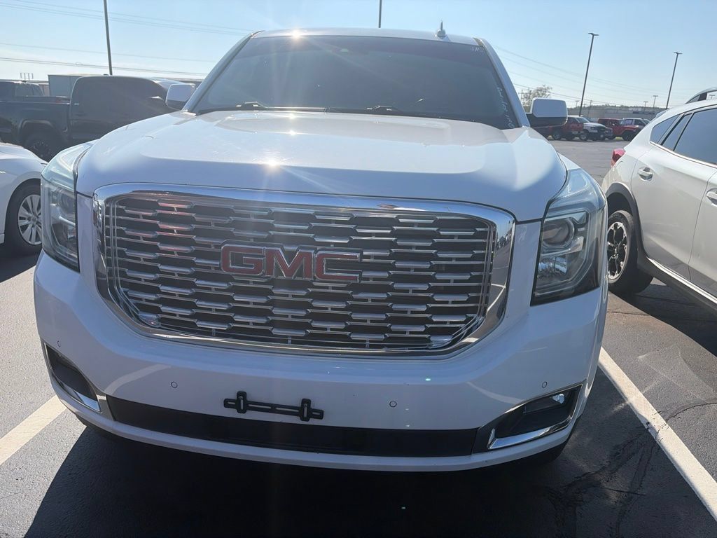 Used 2018 GMC Yukon XL Denali w/ Denali Ultimate Package AWD/4WD image 2