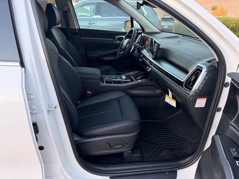 New 2025 Kia Sorento EX image 2