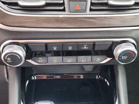 Used 2024 Nissan Altima 2.5 SV image 14