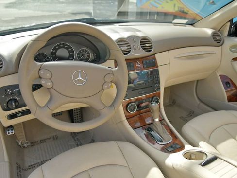 Used 2009 Mercedes-Benz CLK 350 CLK 350 2dr Convertible image 18