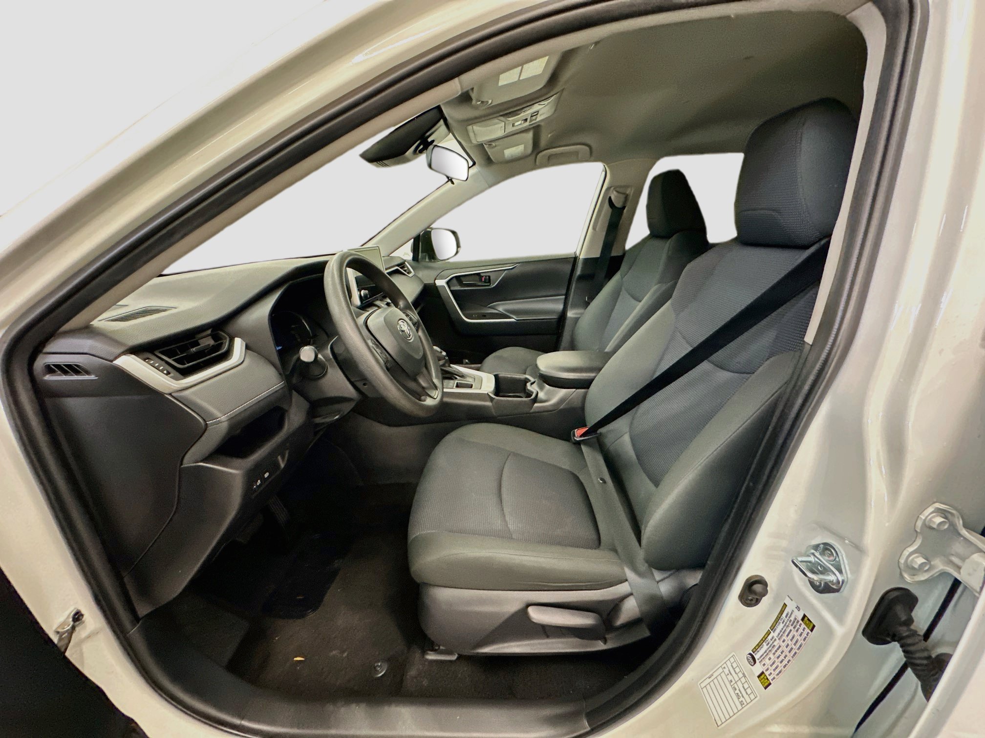 Used 2025 Toyota RAV4 LE AWD/4WD image 13