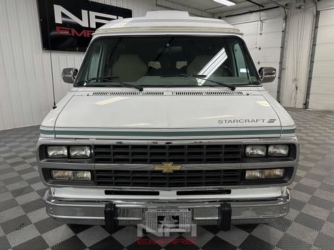 Used 1992 Chevrolet G20 RWD image 4