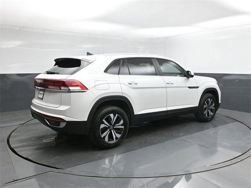 New 2026 Volkswagen Atlas Cross Sport SE image 11