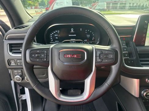 Used 2023 GMC Yukon SLT w/ SLT Luxury Package AWD/4WD image 30