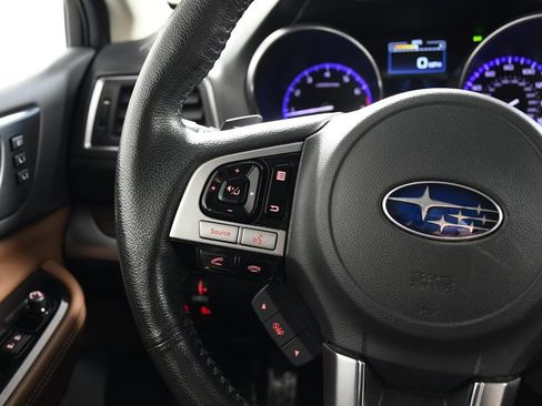 Used 2017 Subaru Outback 3.6R Touring AWD/4WD image 28
