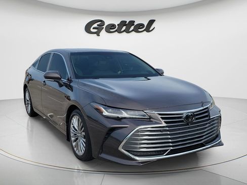Certified 2019 Toyota Avalon Limited FWD image 3
