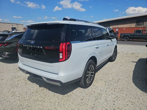 Used 2025 Ford Expedition Platinum AWD/4WD image 8