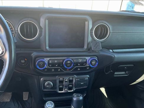 Used 2021 Jeep Wrangler Unlimited Sahara w/ Uconnect 4C Nav & Sound Group AWD/4WD image 15