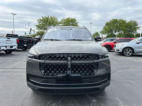 Used 2025 Lincoln Navigator Black Label AWD/4WD image 4