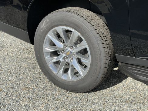 New 2026 Chevrolet Suburban Premier image 37