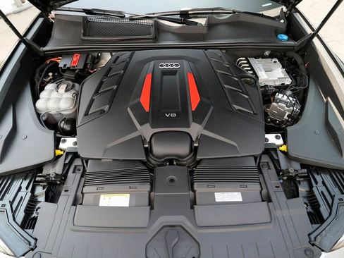 Used 2022 Audi SQ8 Prestige w/ Prestige Package image 17