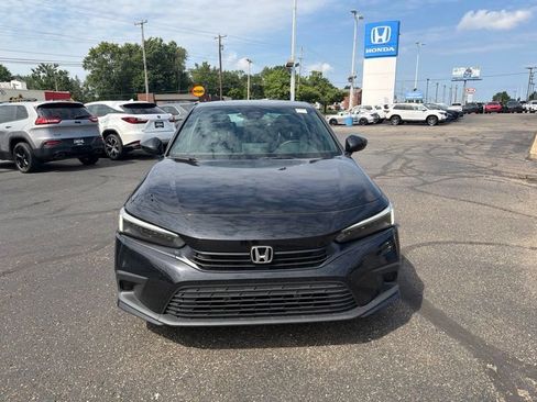 Used 2024 Honda Civic Sport image 2
