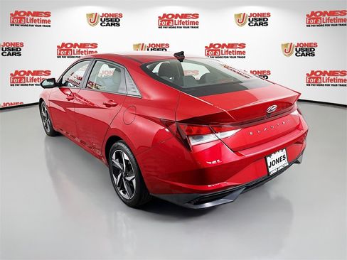 Certified 2023 Hyundai Elantra SEL w/ Convenience Package image 2