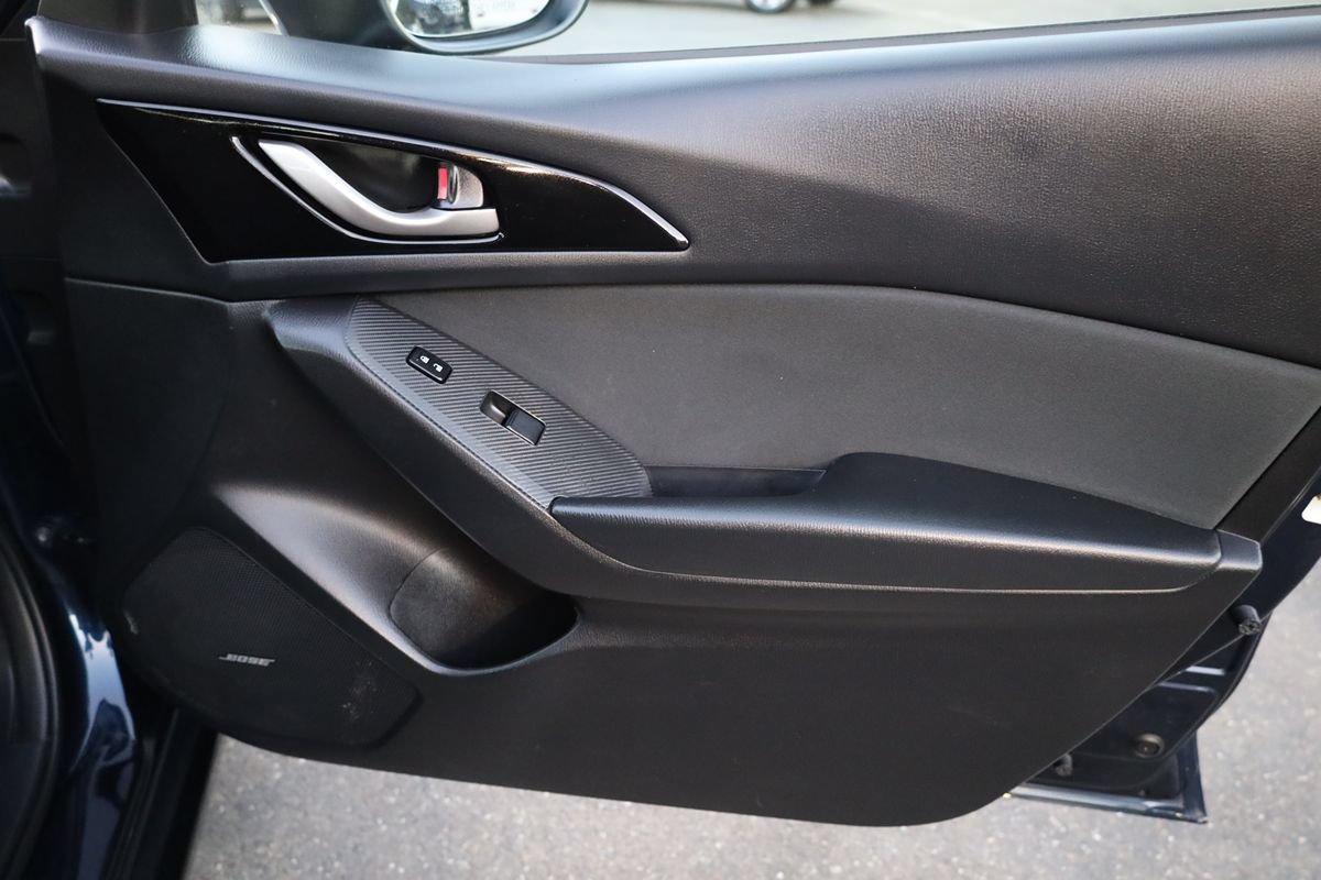 Used 2016 MAZDA MAZDA3 i Touring w/ Popular Equipment Package FWD image 15