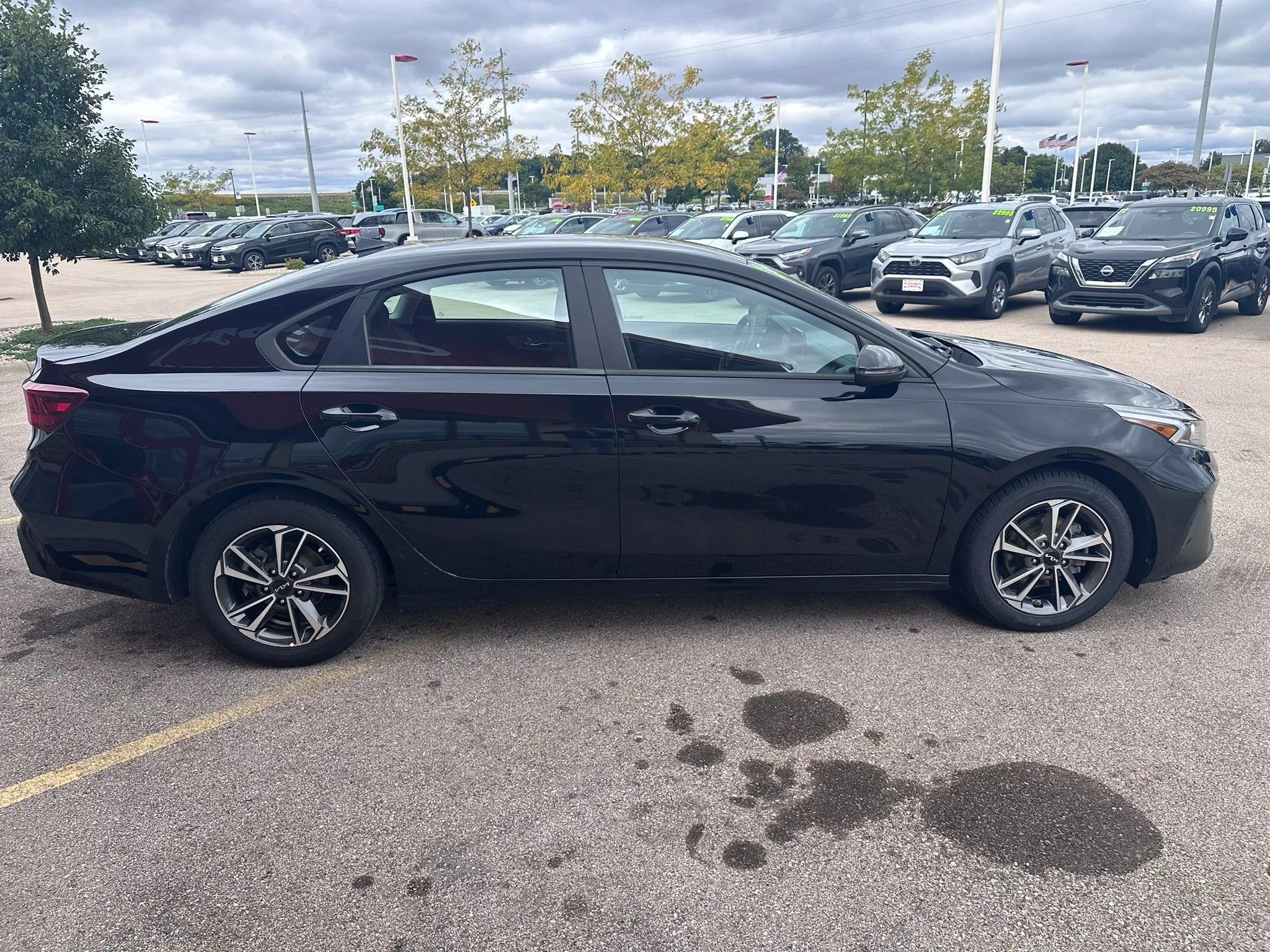 Used 2023 Kia Forte LXS w/ LXS Technology Package FWD image 5