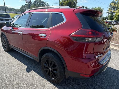 Used 2019 Nissan Rogue SV AWD/4WD image 10