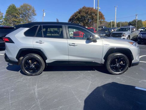 Used 2019 Toyota RAV4 XSE image 10