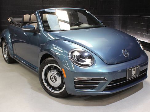 Used 2018 Volkswagen Beetle 2.0T S image 10