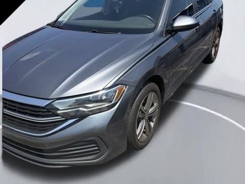 Used 2023 Volkswagen Jetta SE FWD image 1
