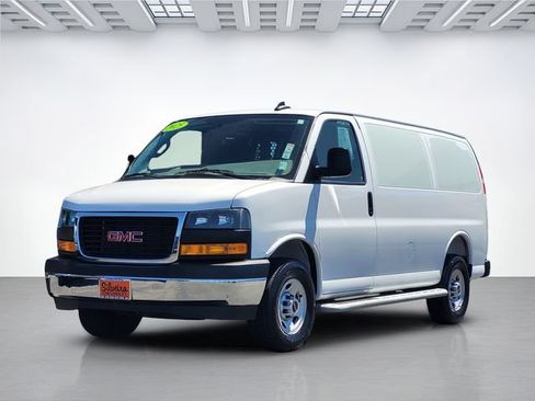 Used 2025 GMC Savana 2500 w/ Driver Convenience Package RWD image 8